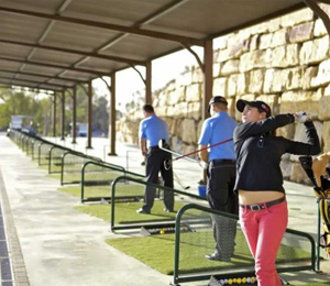 Jugar al golf en Estepona . Atalaya Golf & Country Club Internacional, Campo de Golf en Estepona 